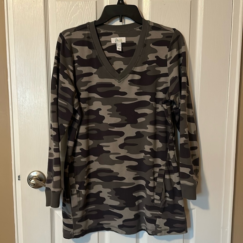 Denim&Co Women's Gray, Olive,& Black Camo V-Neck Tunic